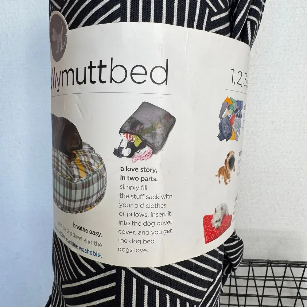 Molly Mutt Rough Gem 42” Round Dog Bed Duvet + Stuff Sack Navy White New